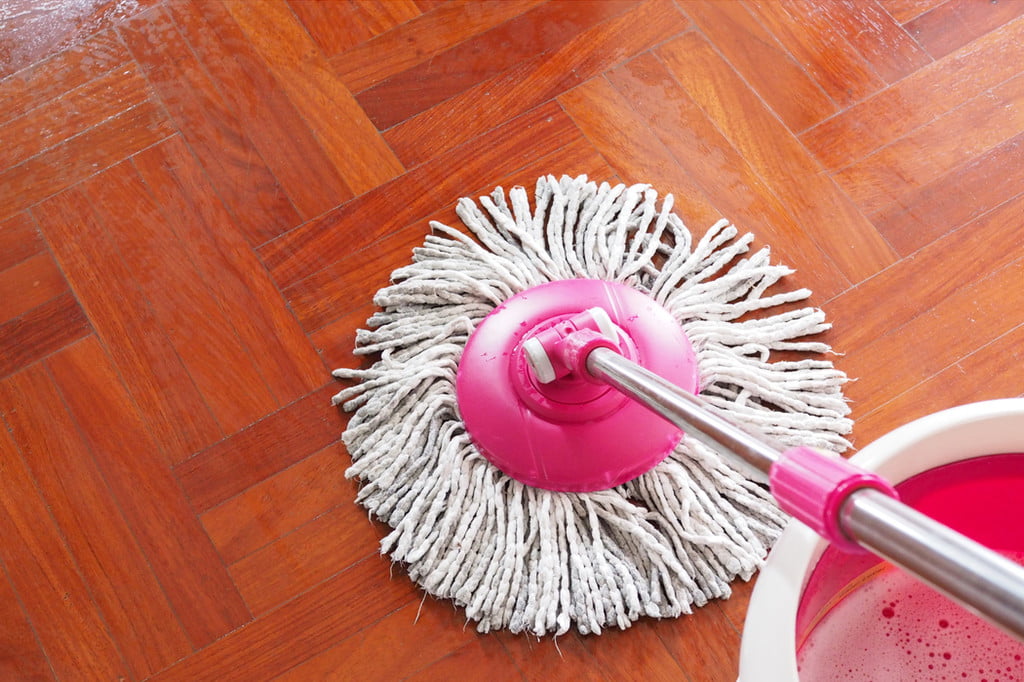 Learning How To Easily Clean A Dirty Mop Head ToughJobs   Best Wood Floor Mop 